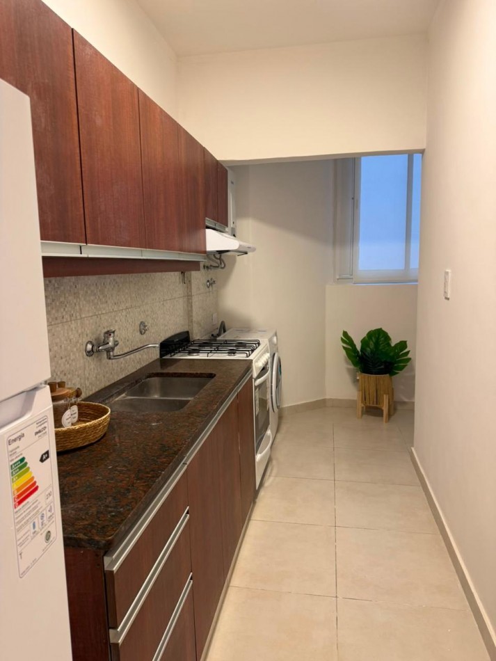 Venta departamento 2 ambientes con dependencia en Plaza Colon 