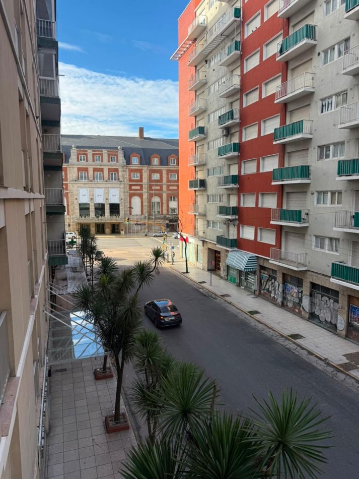 Venta departamento 2 ambientes con dependencia en Plaza Colon 