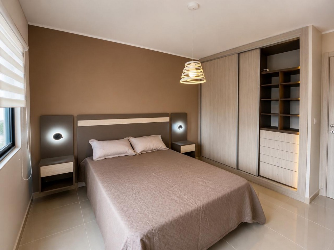Venta departamento 3 ambientes con balcon saliente con vista al mar en el Centro