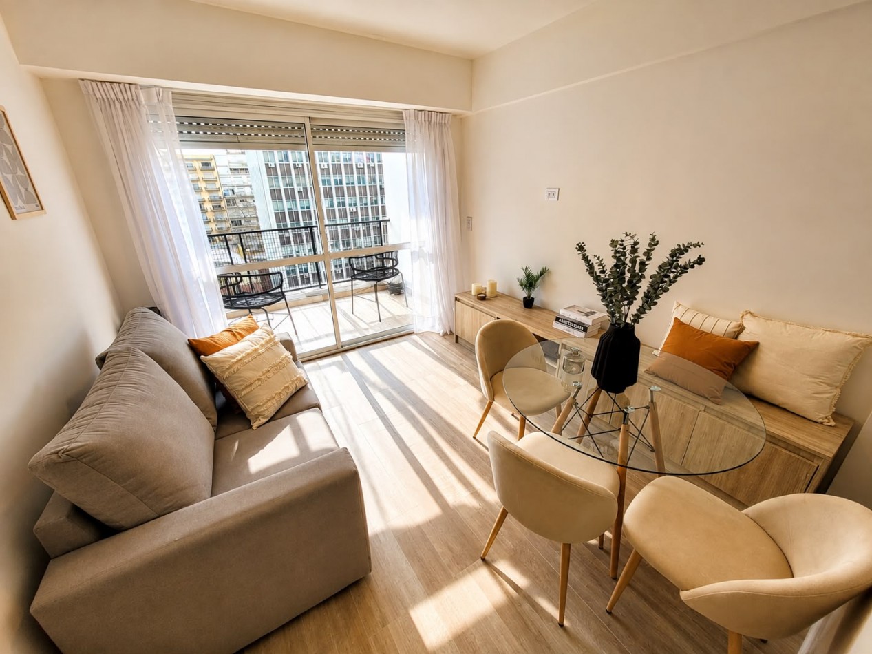 Venta departamento 2 ambientes con balcon a la calle en zona Plaza Colon 