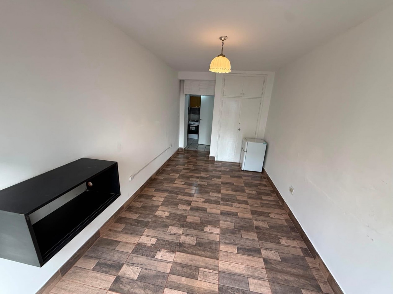 Venta departamento monoambiente a la calle zona aldrey