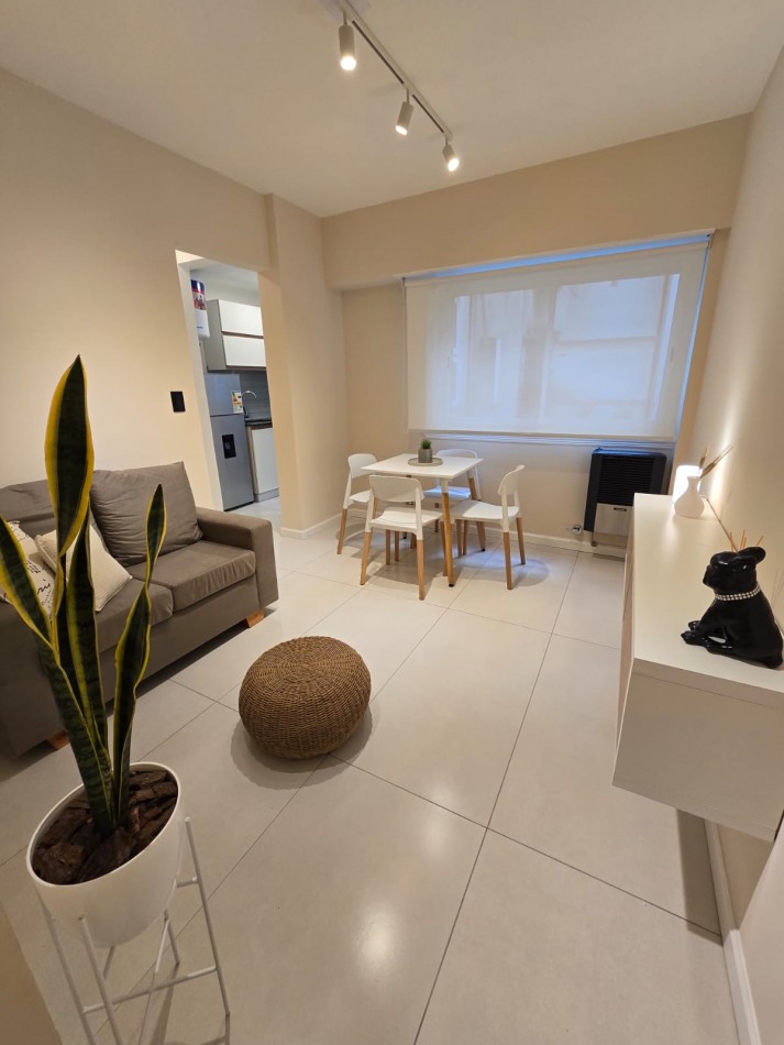 Venta departamento 2 ambientes con dependencia en el centro