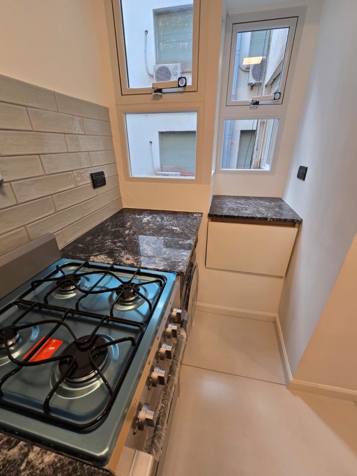 Venta departamento 2 ambientes con dependencia en el centro