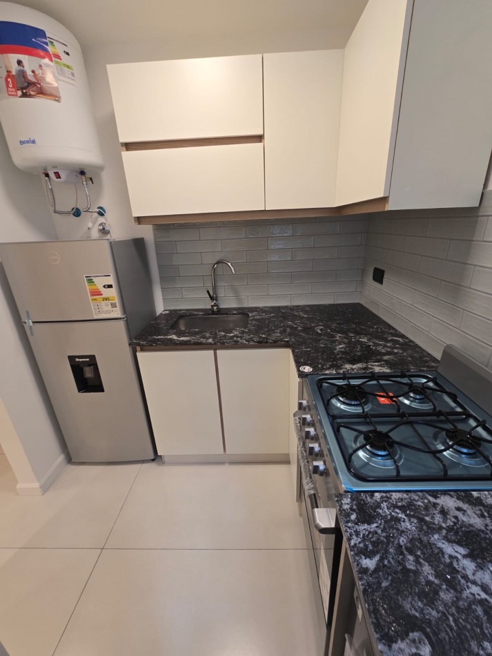Venta departamento 2 ambientes con dependencia en el centro