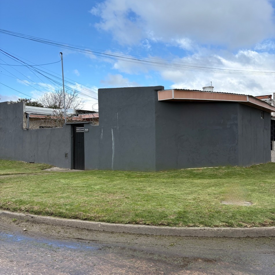 Venta de casa en ph 2 ambientes en barrio Malvinas Argentinas