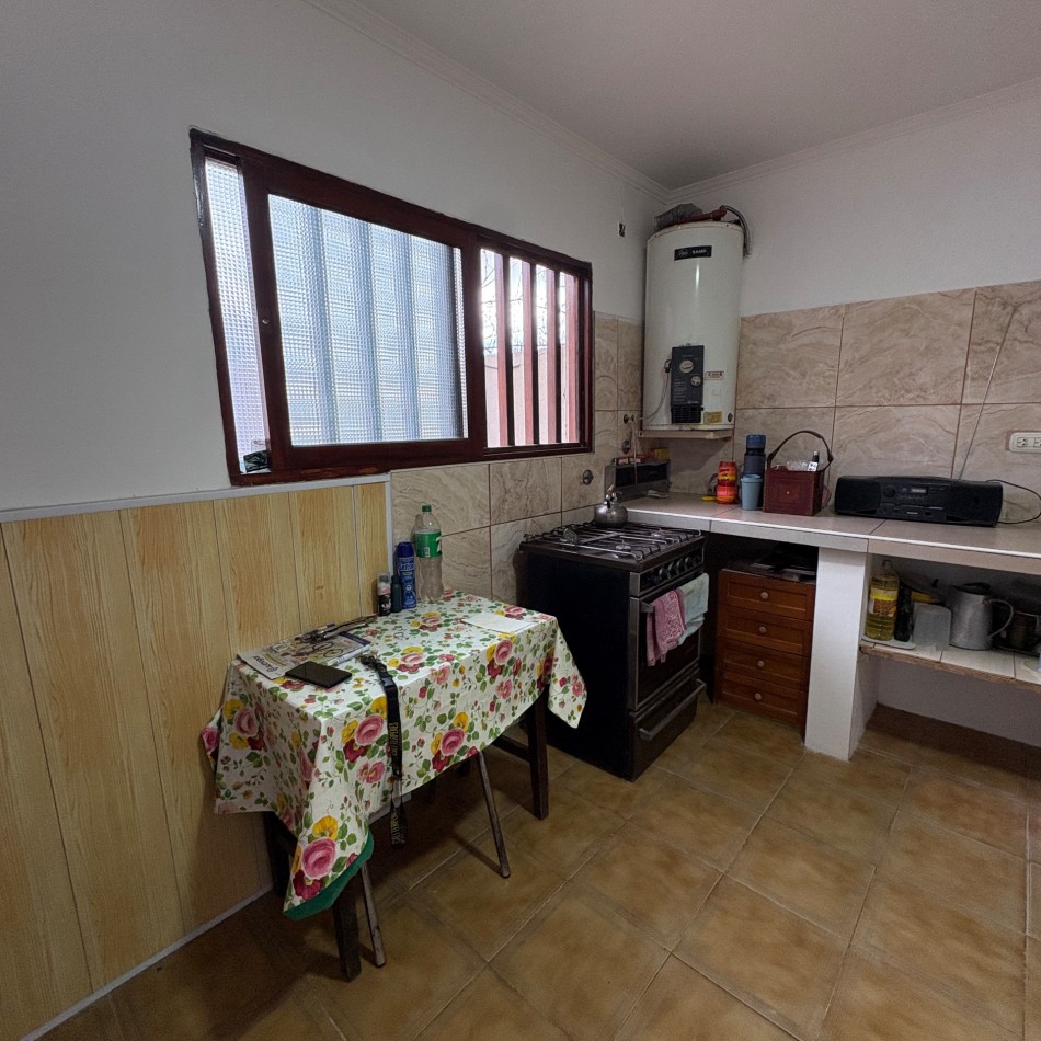 Venta de casa en ph 2 ambientes en barrio Malvinas Argentinas
