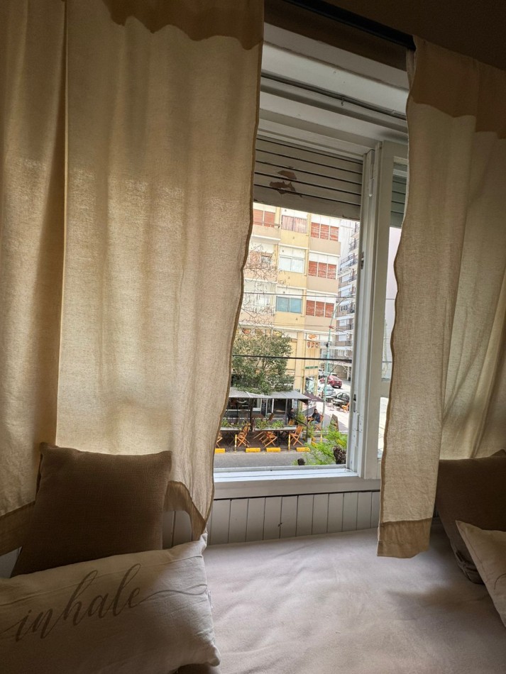 Venta departamento 1 ambiente a la calle en zona Plaza Colon 