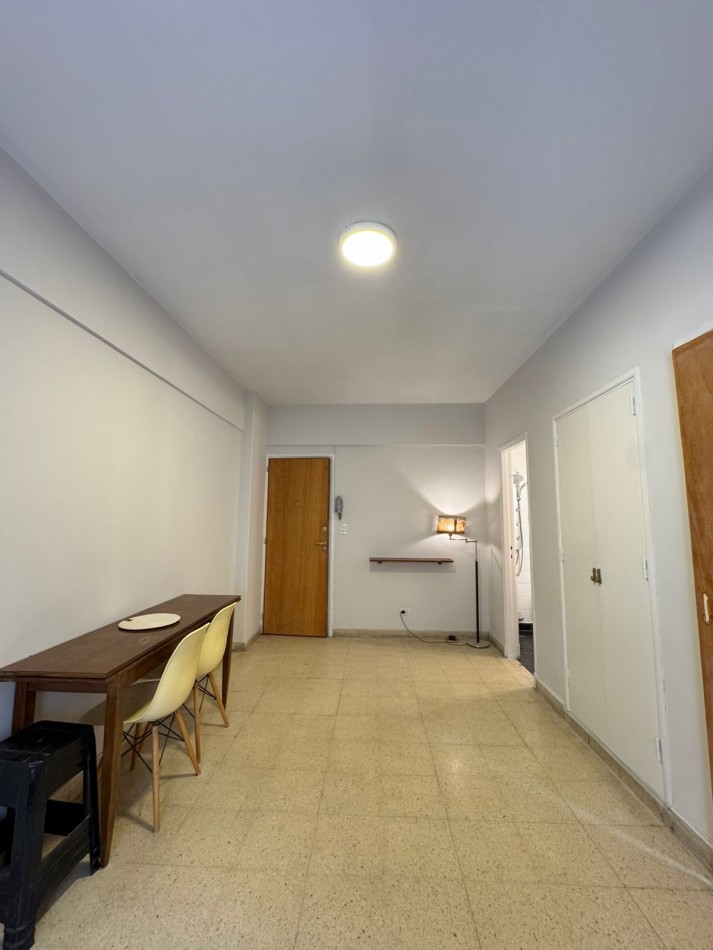 Venta departamento 1 ambiente a la calle en zona Plaza Colon 