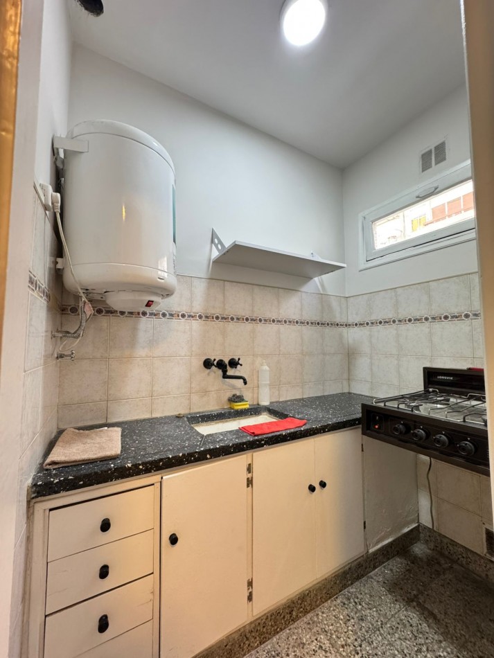 Venta departamento 1 ambiente a la calle en zona Plaza Colon 