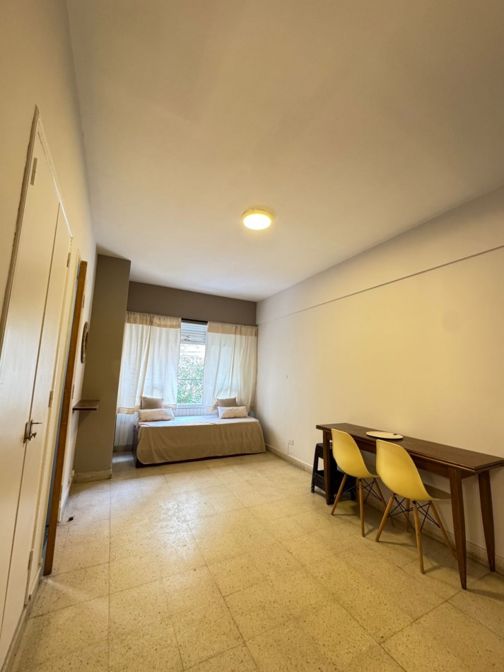 Venta departamento 1 ambiente a la calle en zona Plaza Colon 