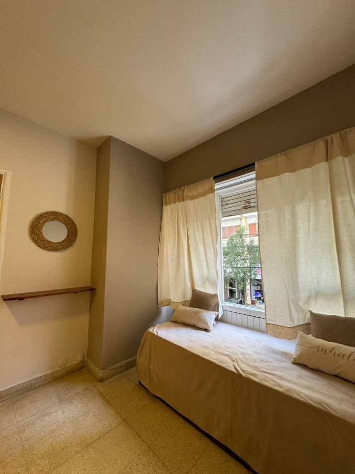 Venta departamento 1 ambiente a la calle en zona Plaza Colon 