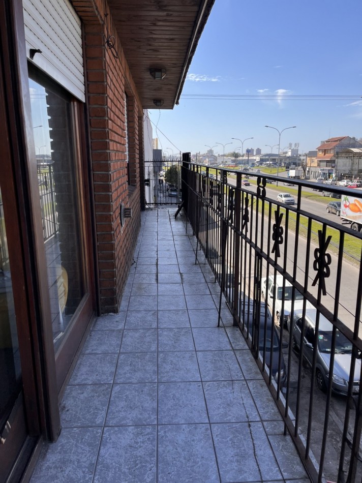 Venta de Galpon  con local y vivienda en Mar del plata