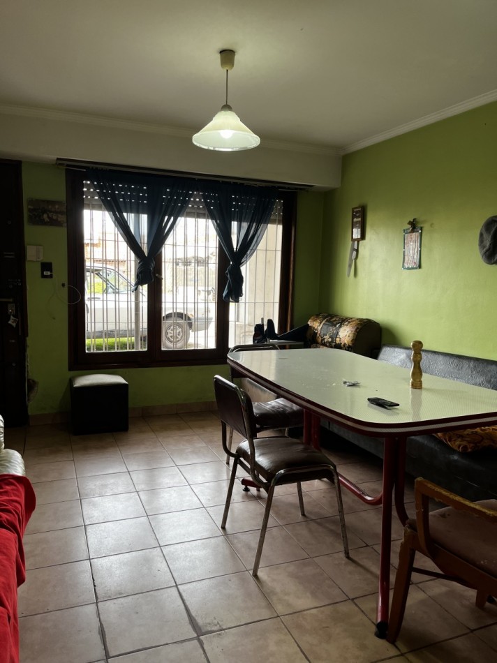 Venta casa 3 ambientes con garage y parque