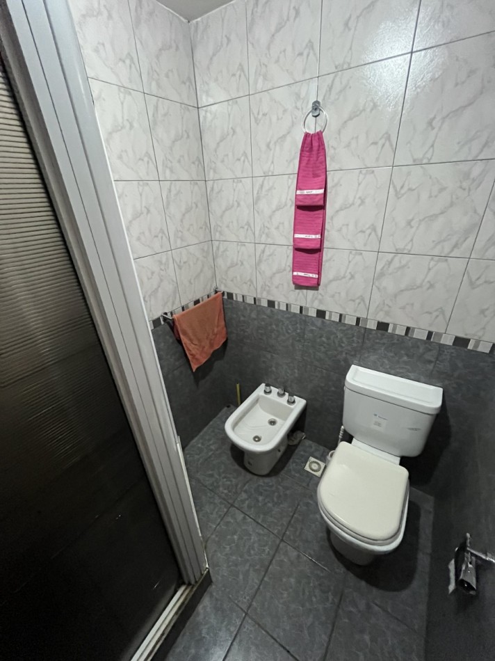 Venta de casa 4 ambientes con pileta en barrio Malvinas Argentinas