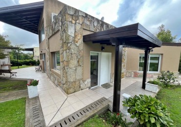 Venta de Casa sobre de Lotes en Sierras de Los Padres 