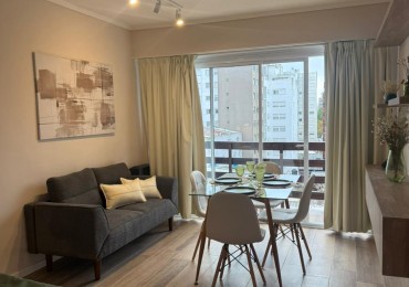 Venta departamento 1 ambiente con balcon a la calle en Plaza Mitre 