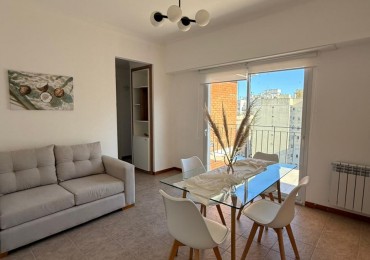 Venta departamento 3 ambientes con dependencia y balcon terraza a la calle
