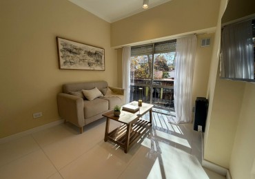 Venta departamento 2 ambientes con balcon a la calle en el centro