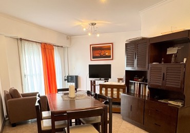 Venta departamento 2 ambientes con balcon al frente en Chauvin 