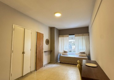 Venta departamento 1 ambiente a la calle en zona Plaza Colon 